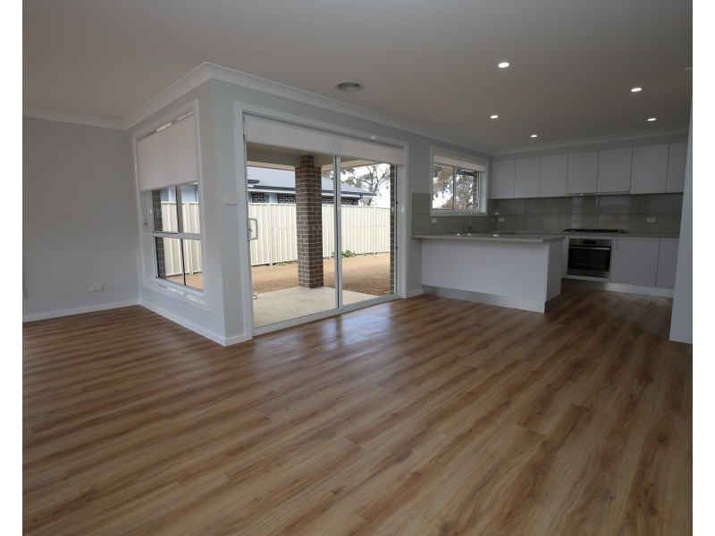 45A Molloy Drive, Orange NSW 2800
