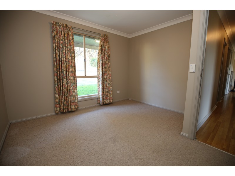 59 Connollys Lane, Orange NSW 2800