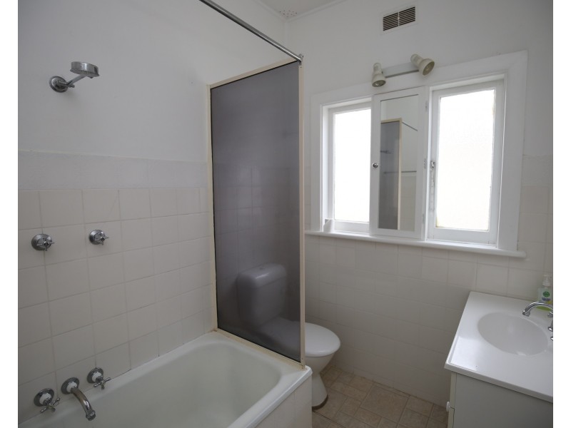 31 Spring Street, Orange NSW 2800