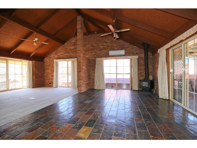 21 MAPLE AVENUE, Orange NSW 2800