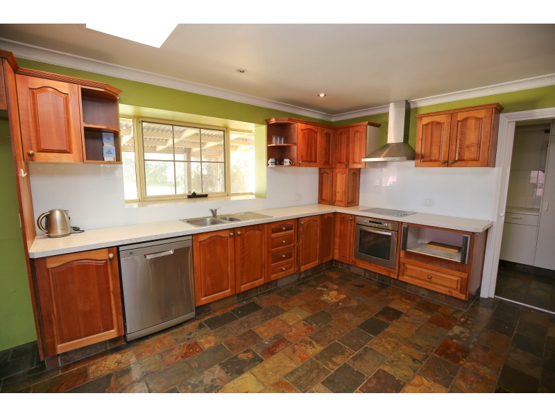 21 MAPLE AVENUE, Orange NSW 2800