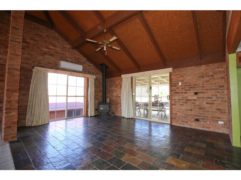 21 MAPLE AVENUE, Orange NSW 2800