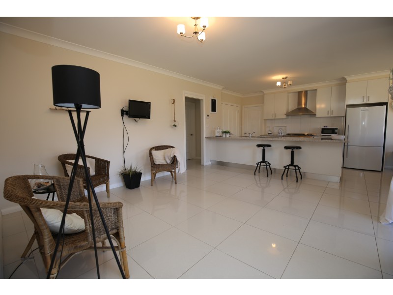 99 Diamond Drive, Orange NSW 2800