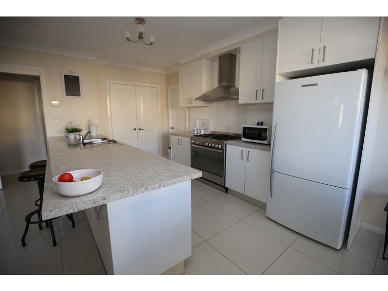 99 Diamond Drive, Orange NSW 2800