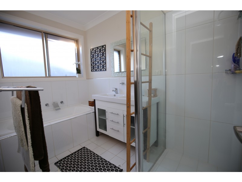 99 Diamond Drive, Orange NSW 2800