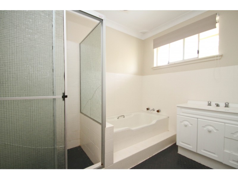 20 Boronia Crescent, Orange NSW 2800