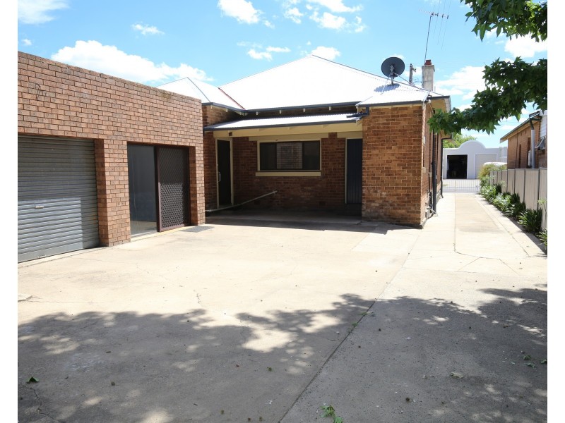 210 BYNG STREET, Orange NSW 2800