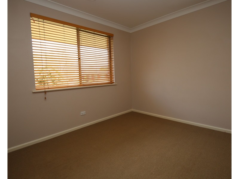 17 James Cook Crescent, Orange NSW 2800