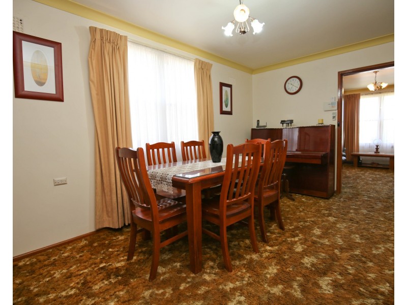 5 ADINA CRESCENT, Orange NSW 2800