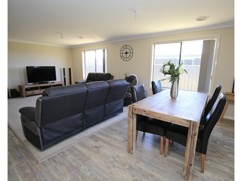 9 MULHALL PLACE, Orange NSW 2800