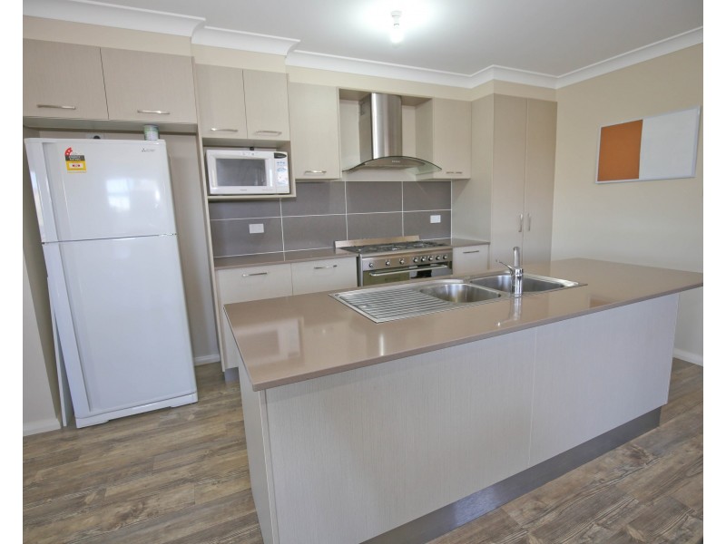 9 MULHALL PLACE, Orange NSW 2800