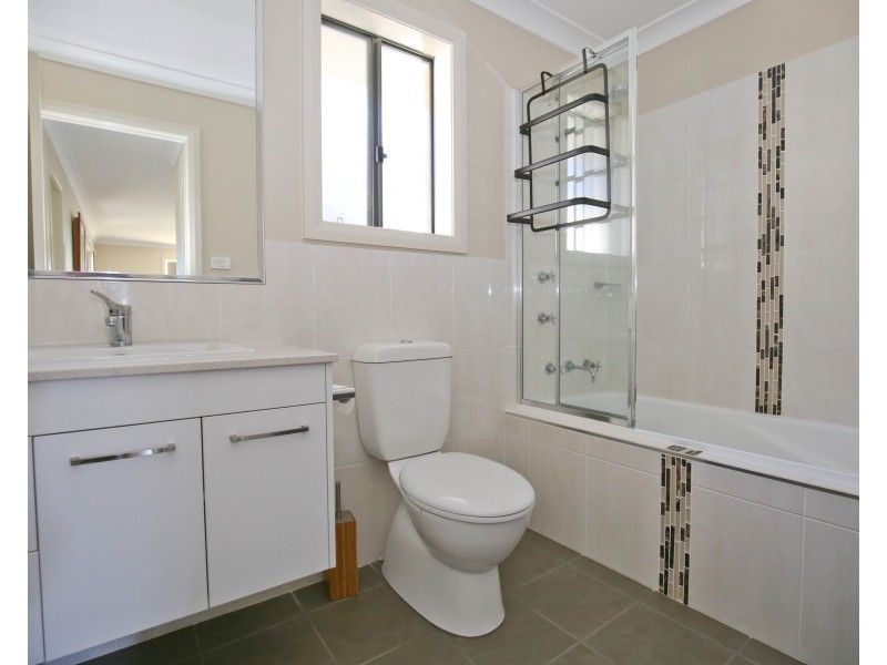 9 MULHALL PLACE, Orange NSW 2800