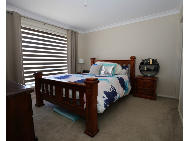 9 MULHALL PLACE, Orange NSW 2800