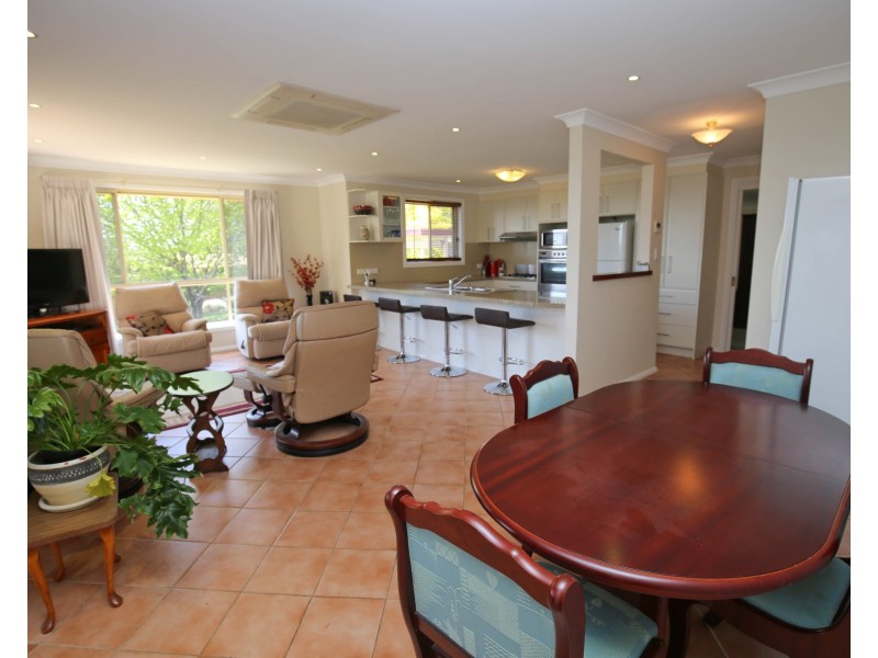 1 ACACIA DRIVE, Orange NSW 2800