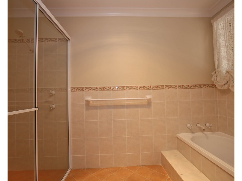 1 ACACIA DRIVE, Orange NSW 2800