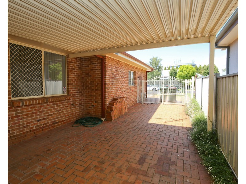 1 ACACIA DRIVE, Orange NSW 2800