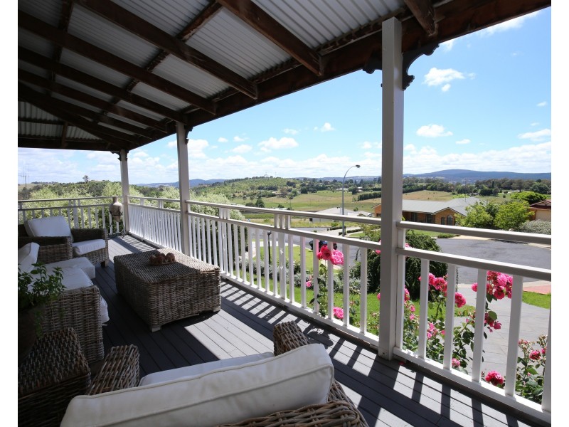 8 EMILY PLACE, Orange NSW 2800