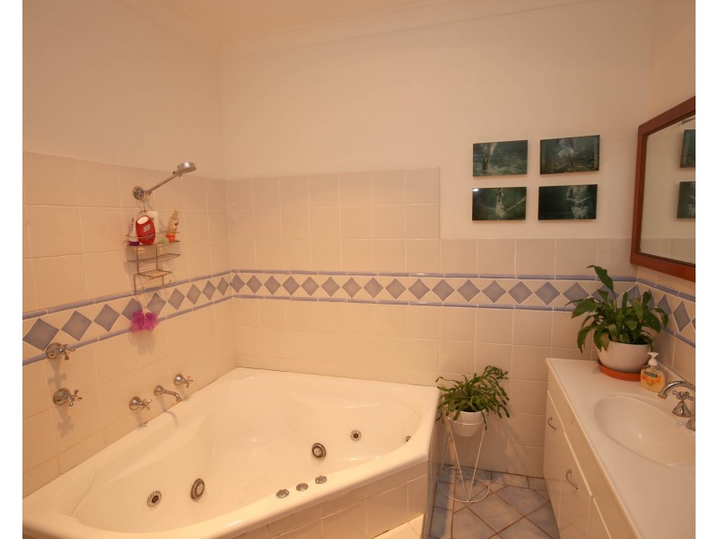 8 EMILY PLACE, Orange NSW 2800