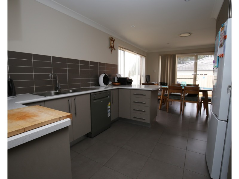 12a Diamond Drive, Orange NSW 2800