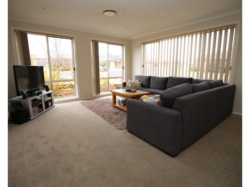 12a Diamond Drive, Orange NSW 2800