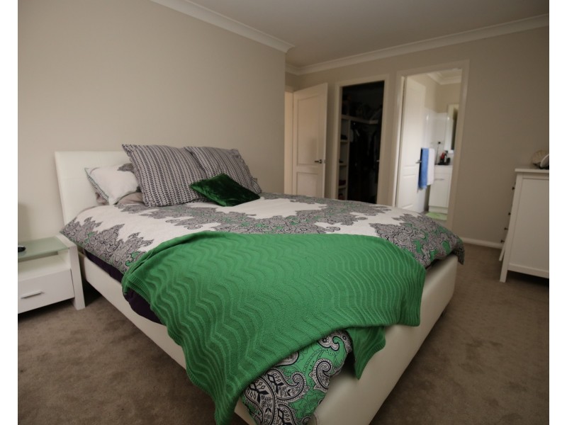 12a Diamond Drive, Orange NSW 2800