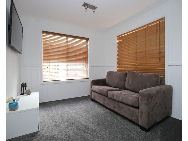 4 SAMUEL CLOSE, Orange NSW 2800