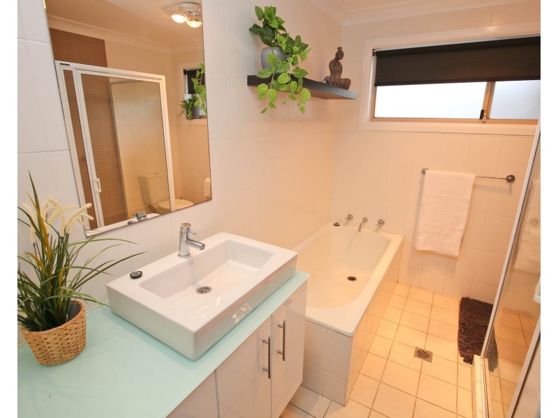 4 SAMUEL CLOSE, Orange NSW 2800