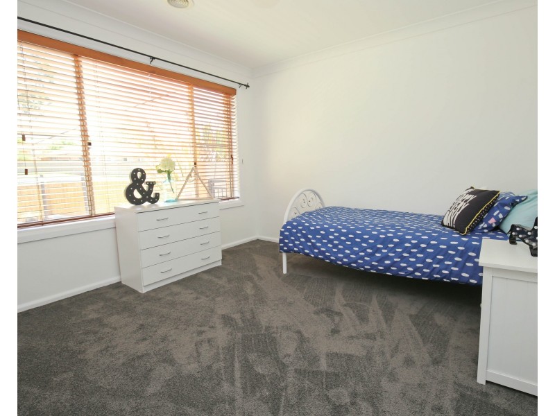 4 SAMUEL CLOSE, Orange NSW 2800