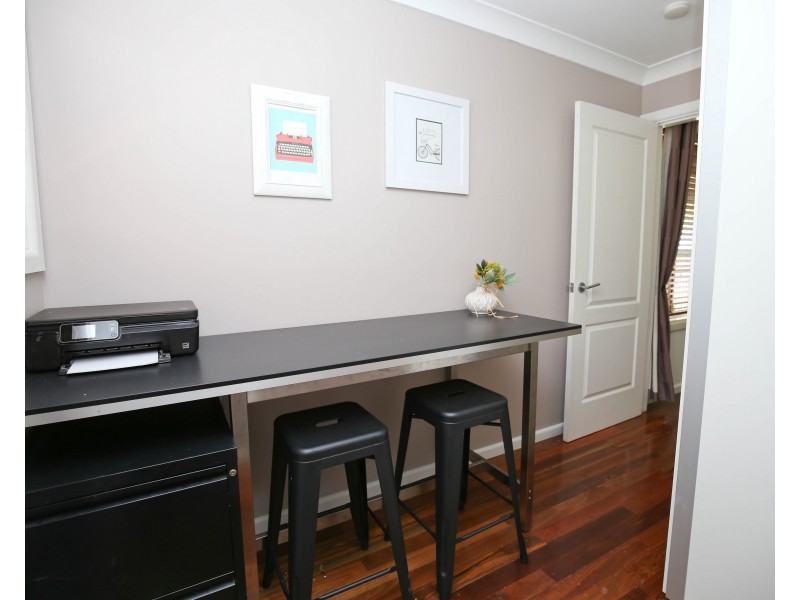 4 SAMUEL CLOSE, Orange NSW 2800