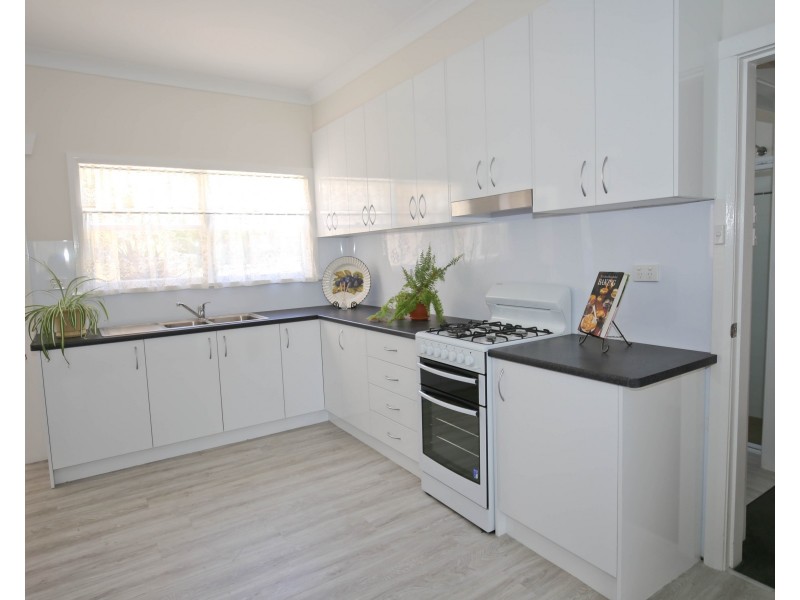 11 MOULDER STREET, Orange NSW 2800