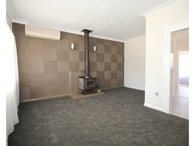 11 MOULDER STREET, Orange NSW 2800