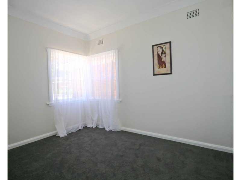 11 MOULDER STREET, Orange NSW 2800