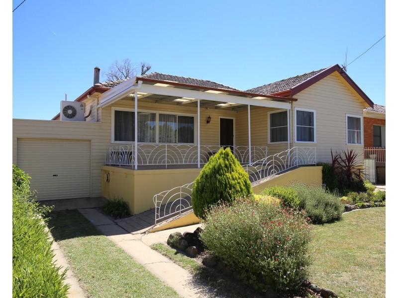 11 MOULDER STREET, Orange NSW 2800