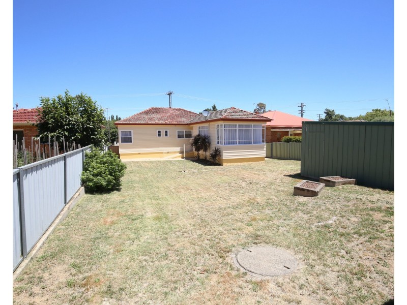 11 MOULDER STREET, Orange NSW 2800