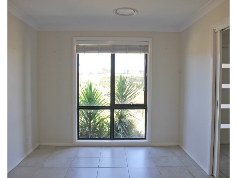 17 Windera Way, Orange NSW 2800