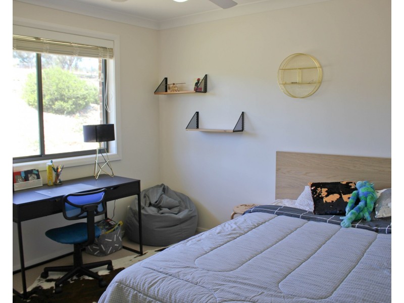 17 Windera Way, Orange NSW 2800