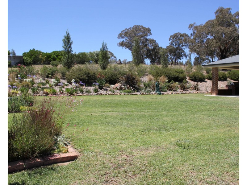 17 Windera Way, Orange NSW 2800