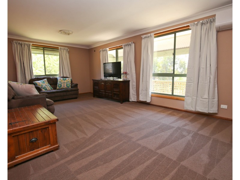 42 Winter Lane Summer Hill Creek, Orange NSW 2800