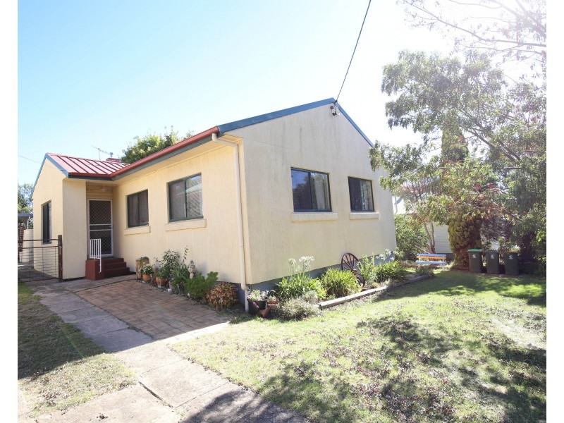 102 Matthews Avenue, Orange NSW 2800