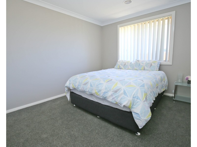 39 Botanic Way, Orange NSW 2800