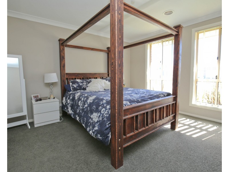 39 Botanic Way, Orange NSW 2800