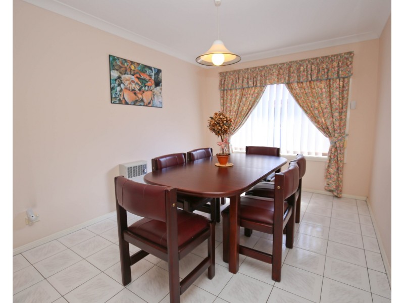 6 AVONDALE DRIVE, Orange NSW 2800