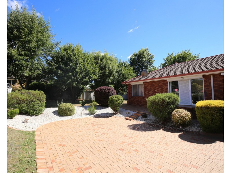 6 AVONDALE DRIVE, Orange NSW 2800