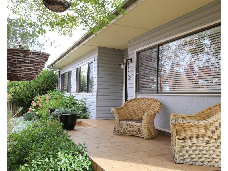 25 Collwood Crescent, Orange NSW 2800