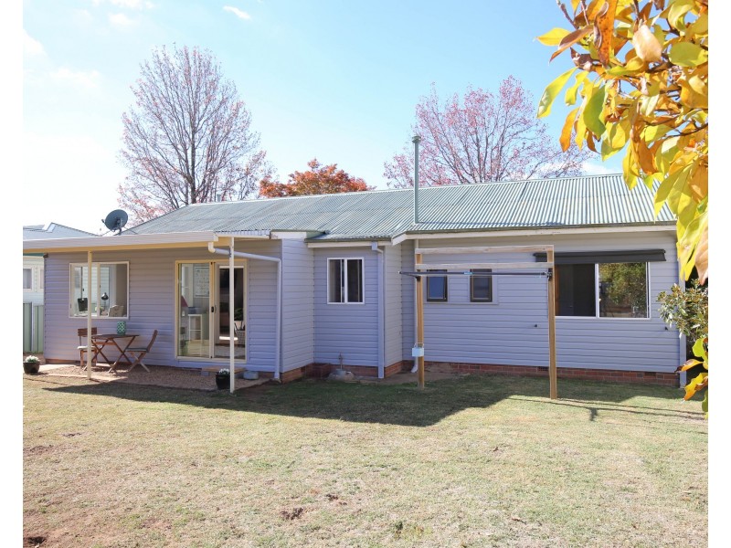 25 Collwood Crescent, Orange NSW 2800