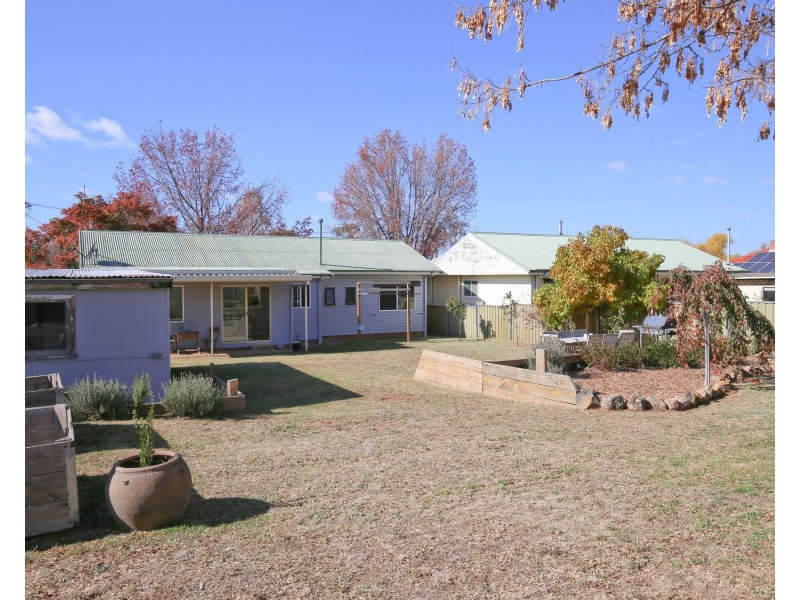 25 Collwood Crescent, Orange NSW 2800