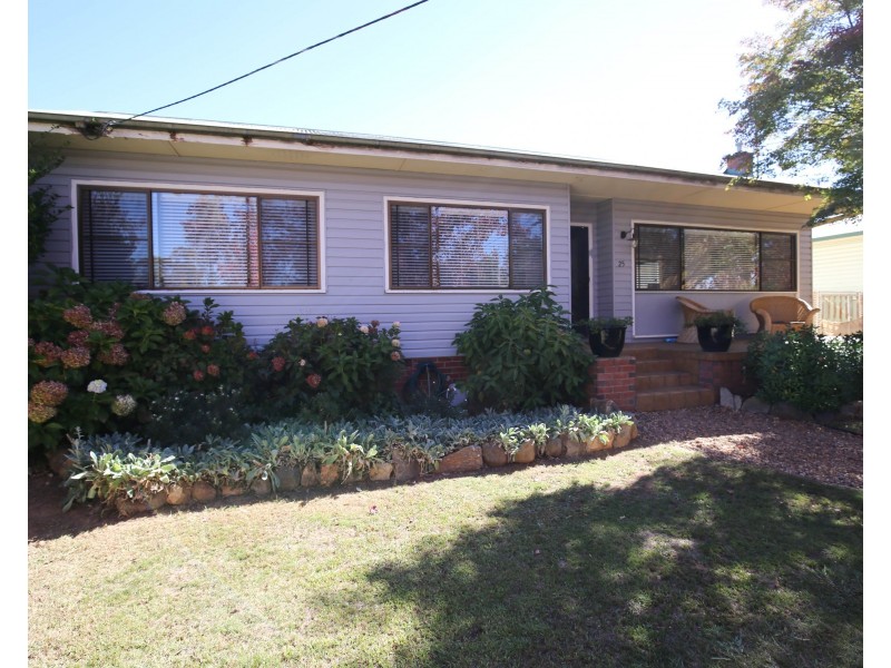 25 Collwood Crescent, Orange NSW 2800