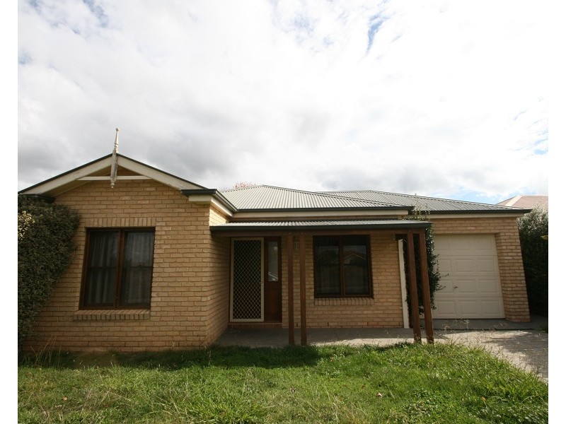 5 Wisteria Place, Orange NSW 2800