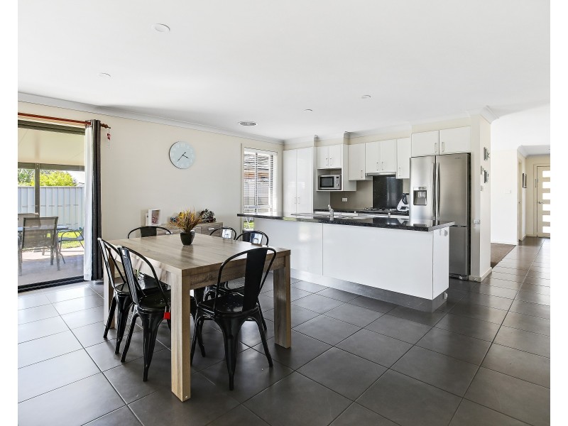 10 Onyx Place, Orange NSW 2800
