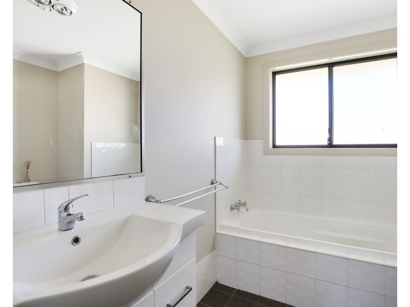10 Onyx Place, Orange NSW 2800